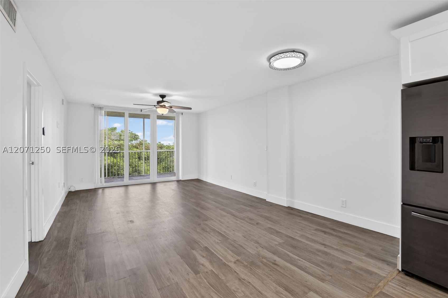 250 Jacaranda Dr 703 Property Photo 12