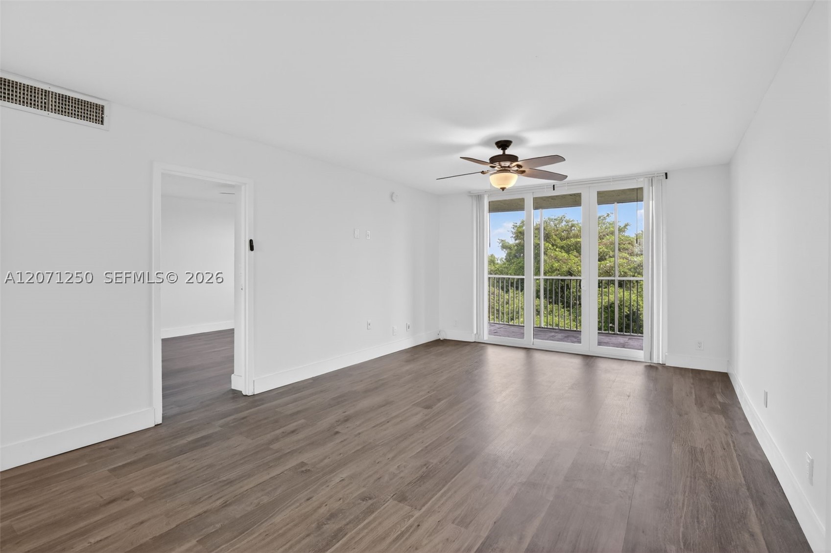 250 Jacaranda Dr 703 Property Photo 13