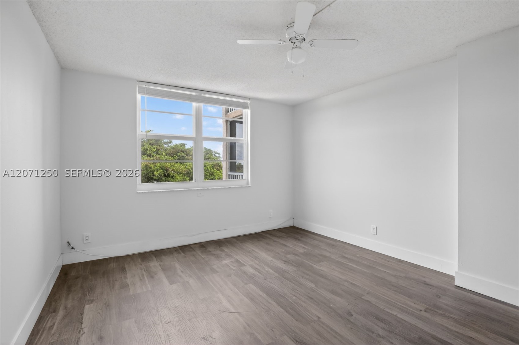 250 Jacaranda Dr 703 Property Photo 17