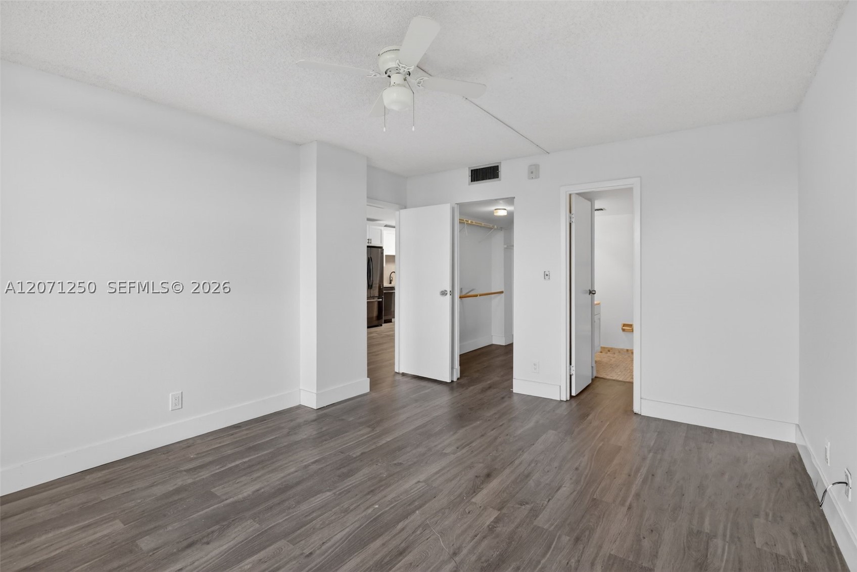 250 Jacaranda Dr 703 Property Photo 18