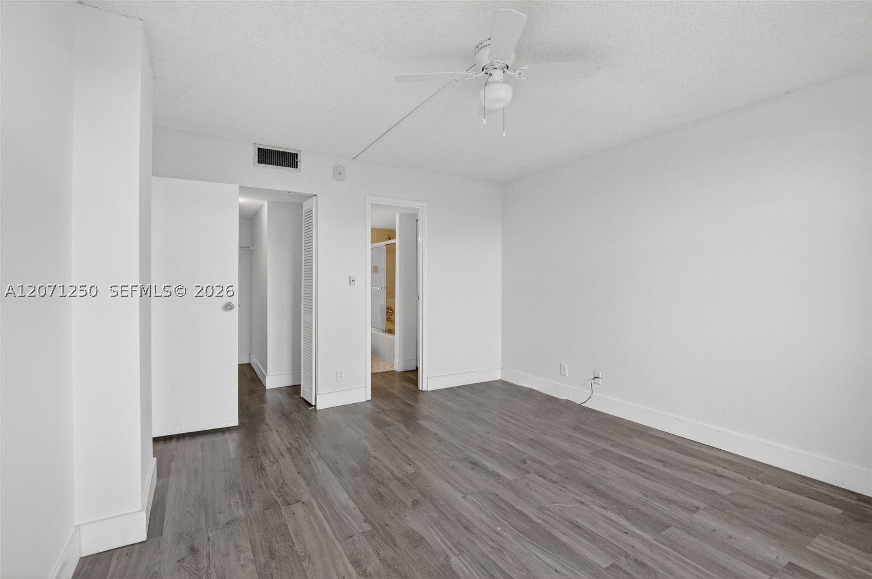 250 Jacaranda Dr 703 Property Photo 19