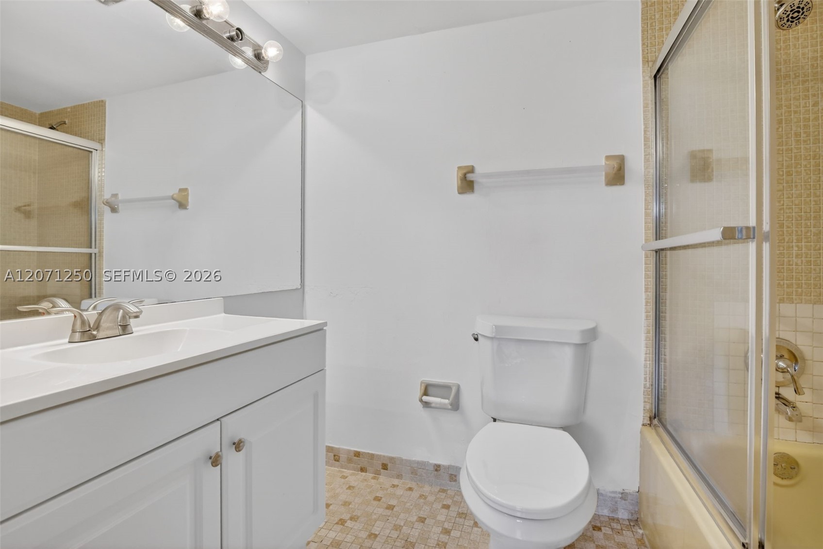 250 Jacaranda Dr 703 Property Photo 20