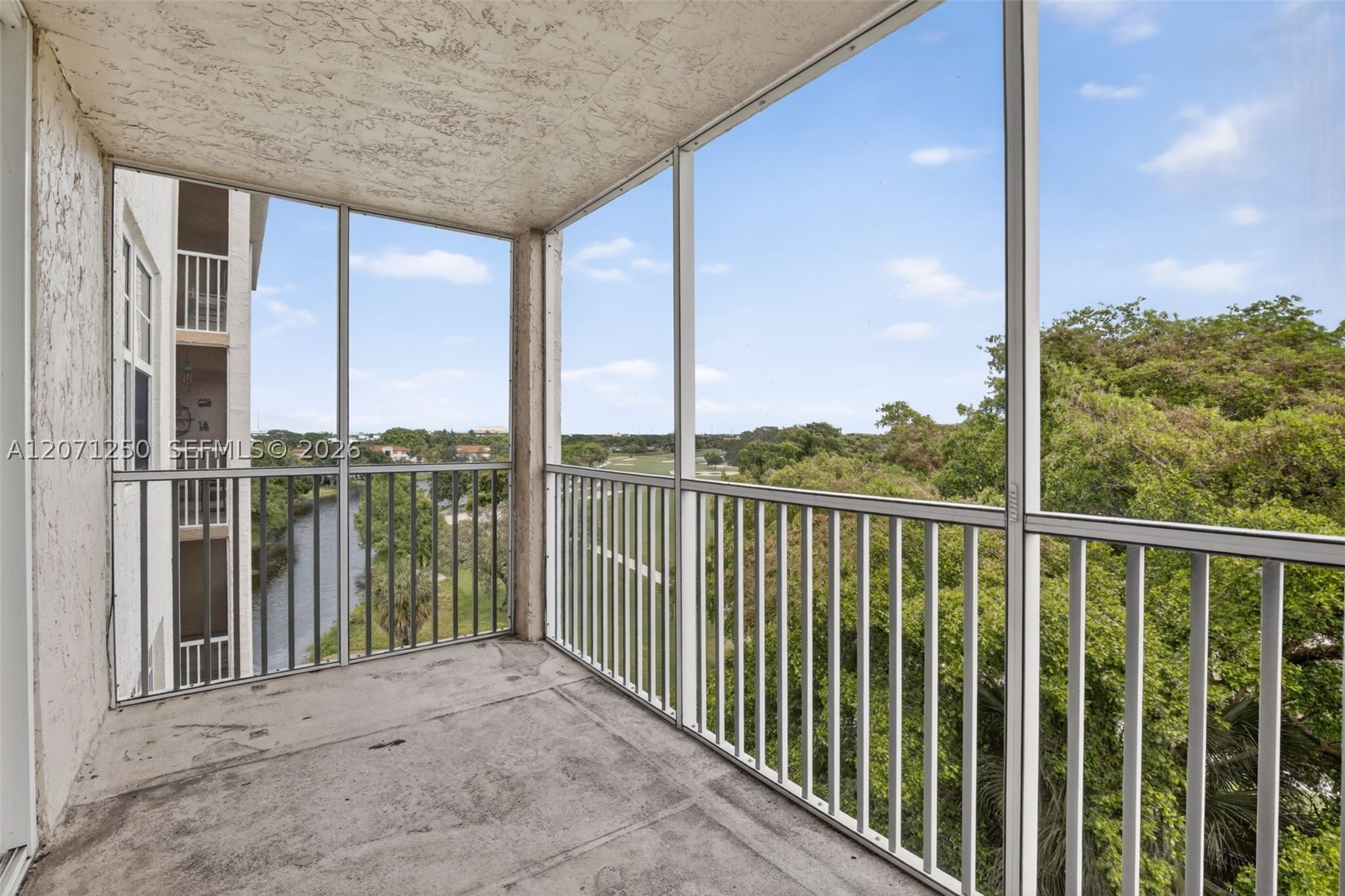 250 Jacaranda Dr 703 Property Photo 26