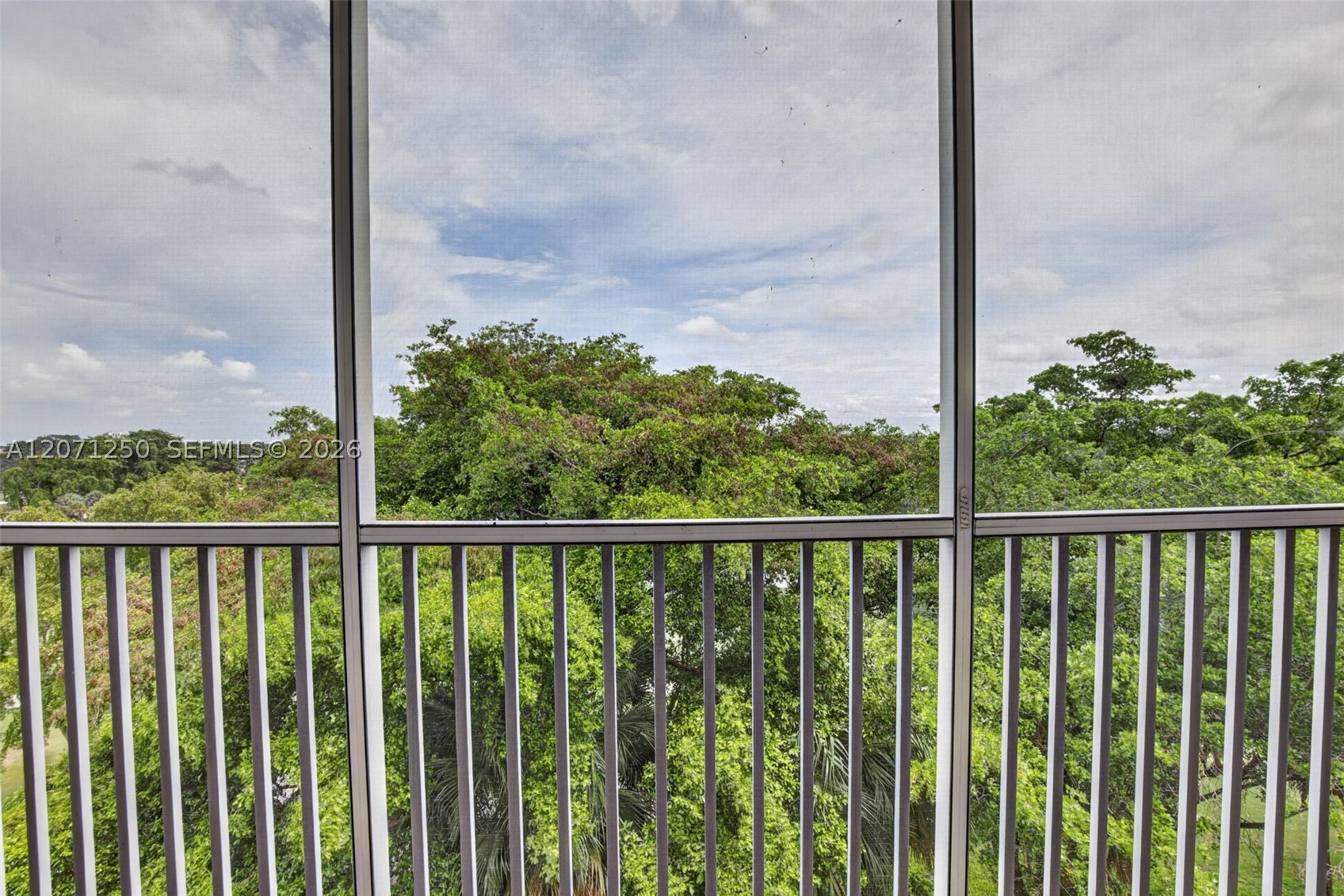 250 Jacaranda Dr 703 Property Photo 28