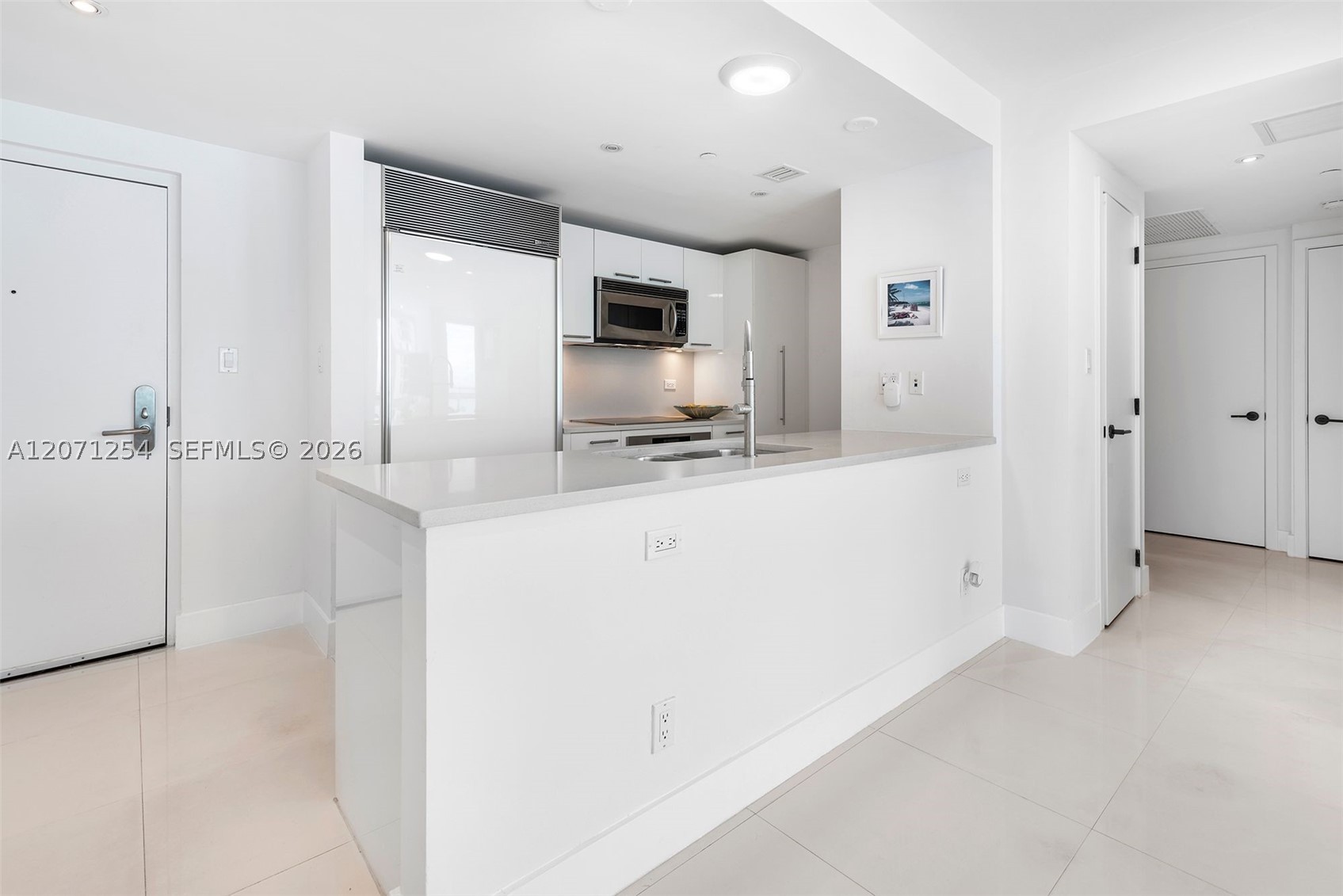 6801 Collins Ave 1206/1210 Property Photo 18
