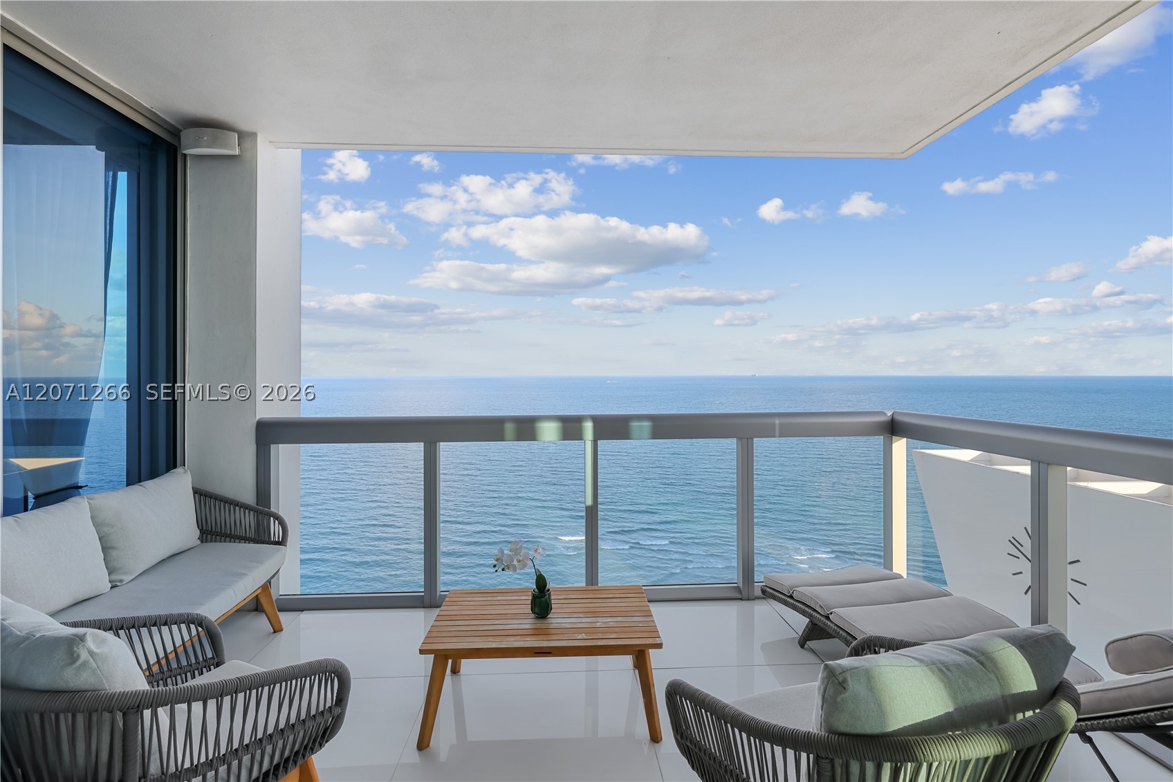 6899 Collins Ave 2208 Property Photo 4