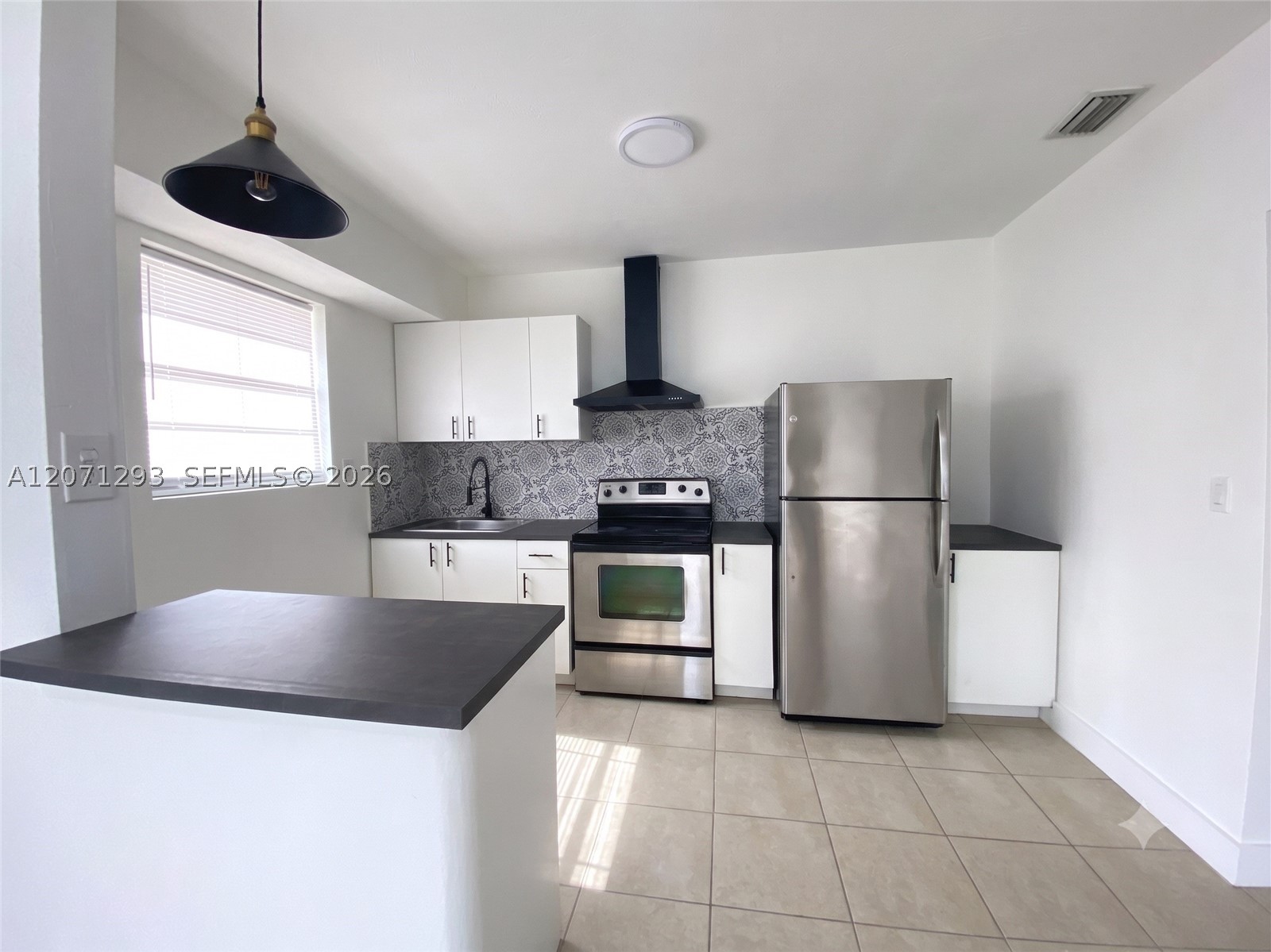 120 NE 55th St 2 Property Photo 1