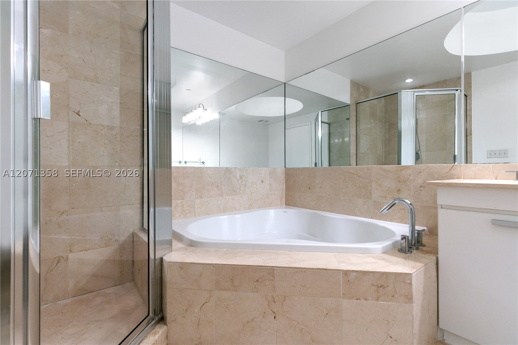3131 Ne 188th St 2-1010 Property Photo 22