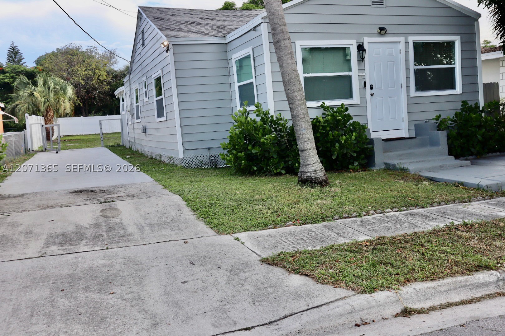 1112 11th St Property Photo 1