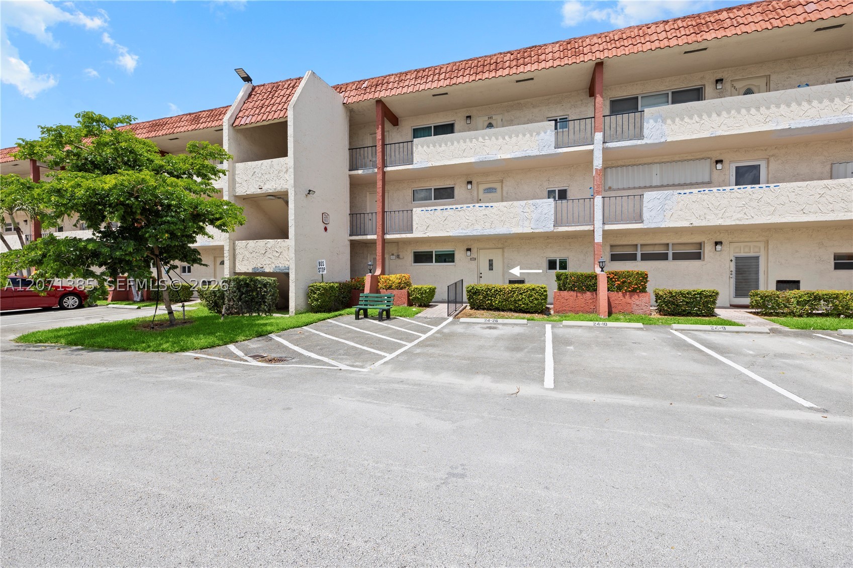 811 S Hollybrook Dr 105 Property Photo 1