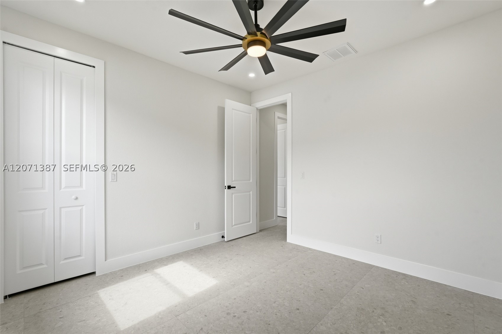 325 Ne 15th Ter Property Photo 39
