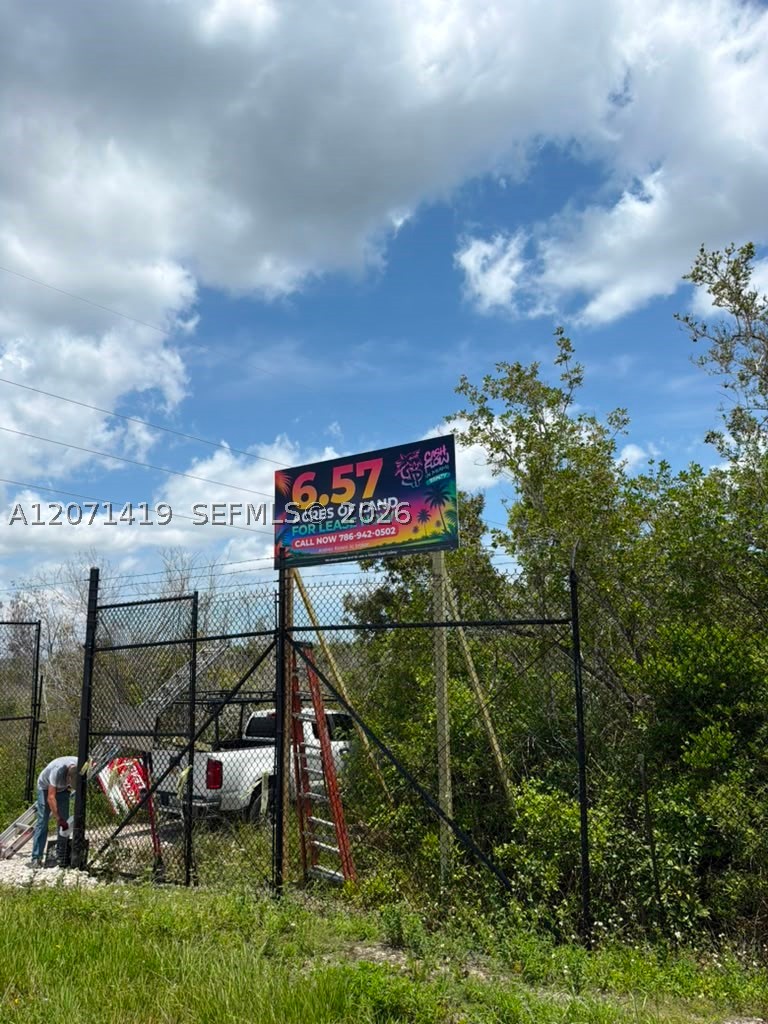 S Dixie Hwy (lease) Property Photo 1
