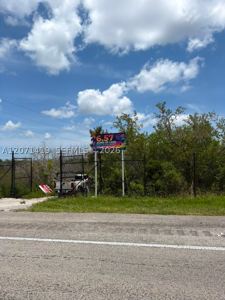 S Dixie Hwy (lease) Property Photo 2
