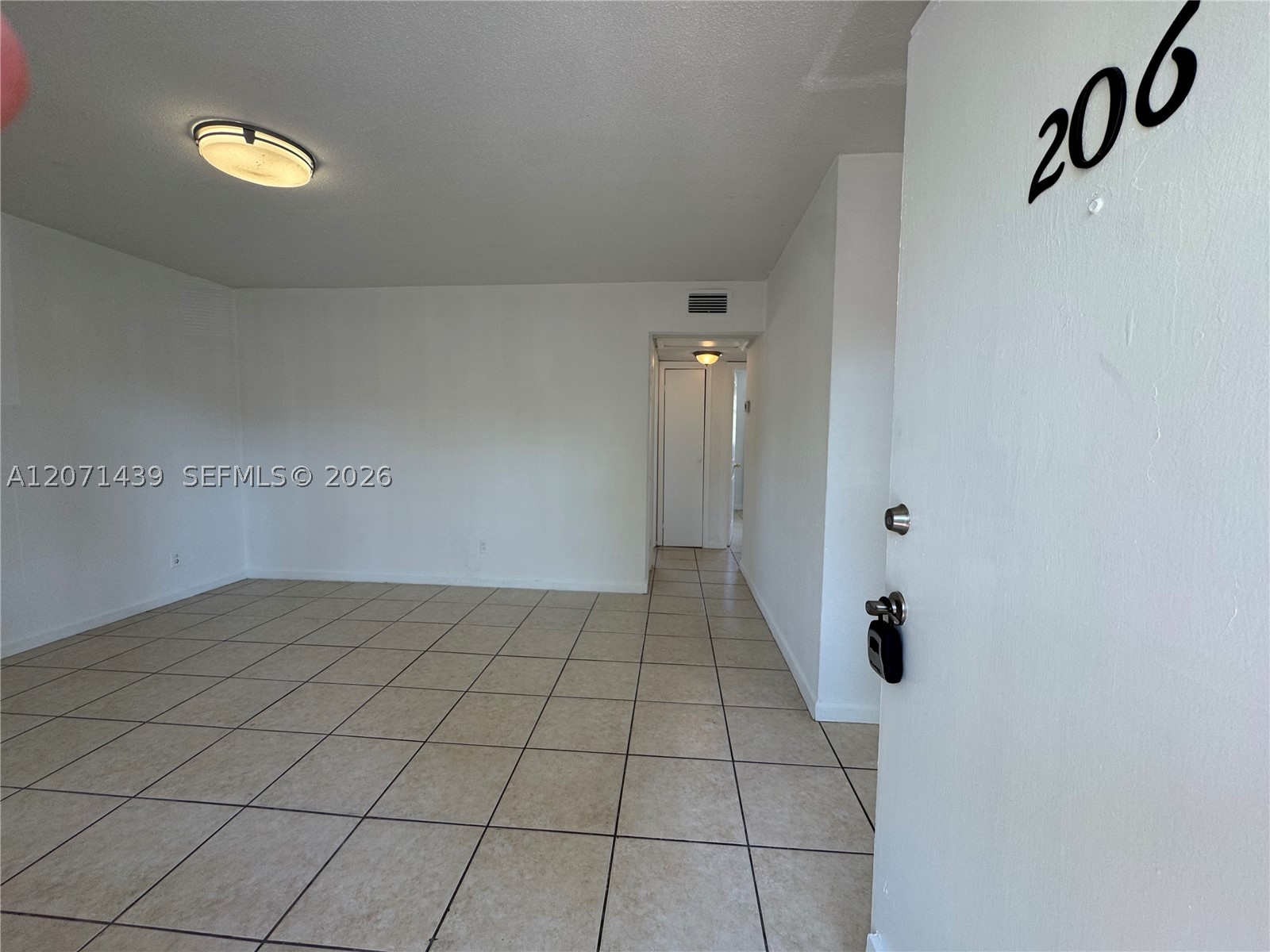 4732 SW 33rd Ave 206 Property Photo 1