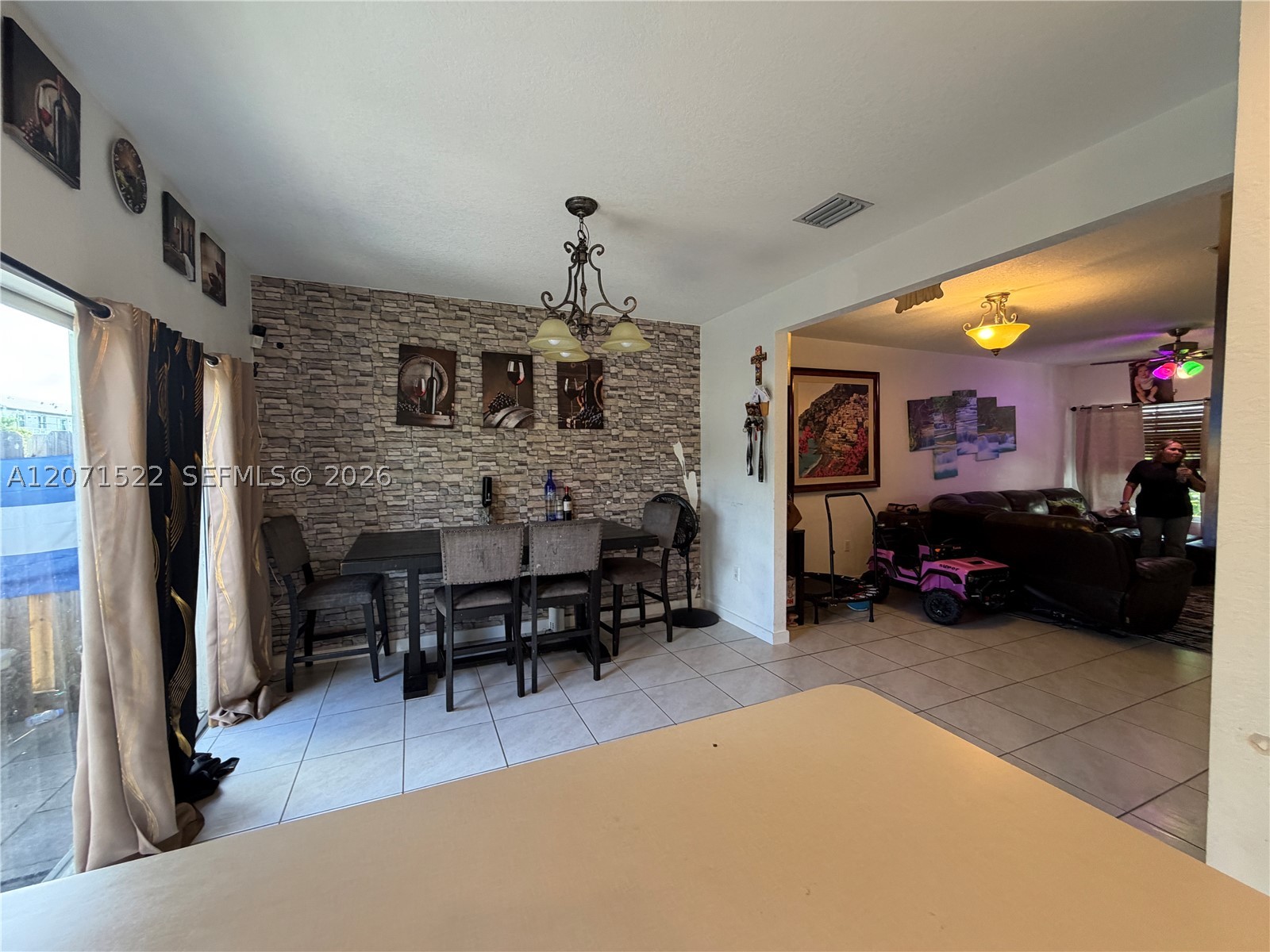 548 Ne 5th Way Property Photo 4