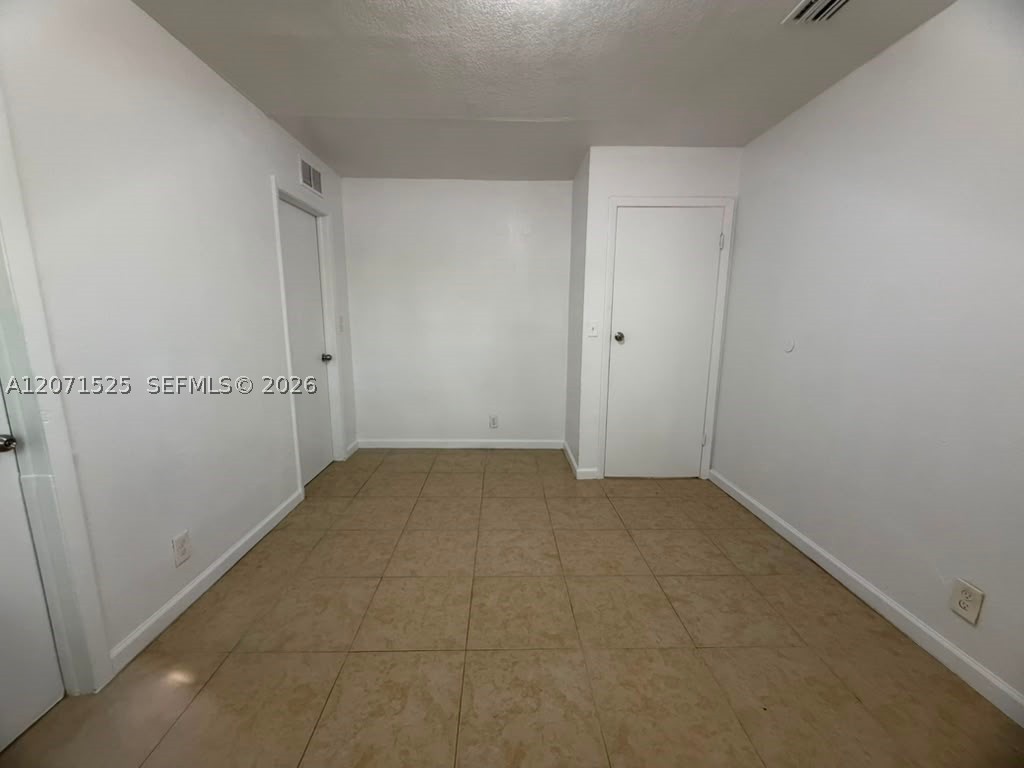 919 Nw 2nd Ave 3 Property Photo 9
