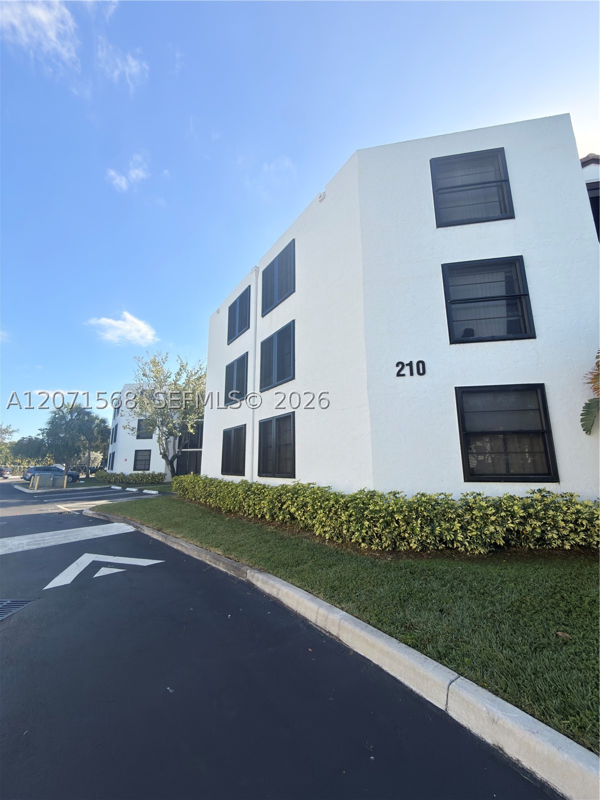 210 Lake Pointe Dr 210 Property Photo 1