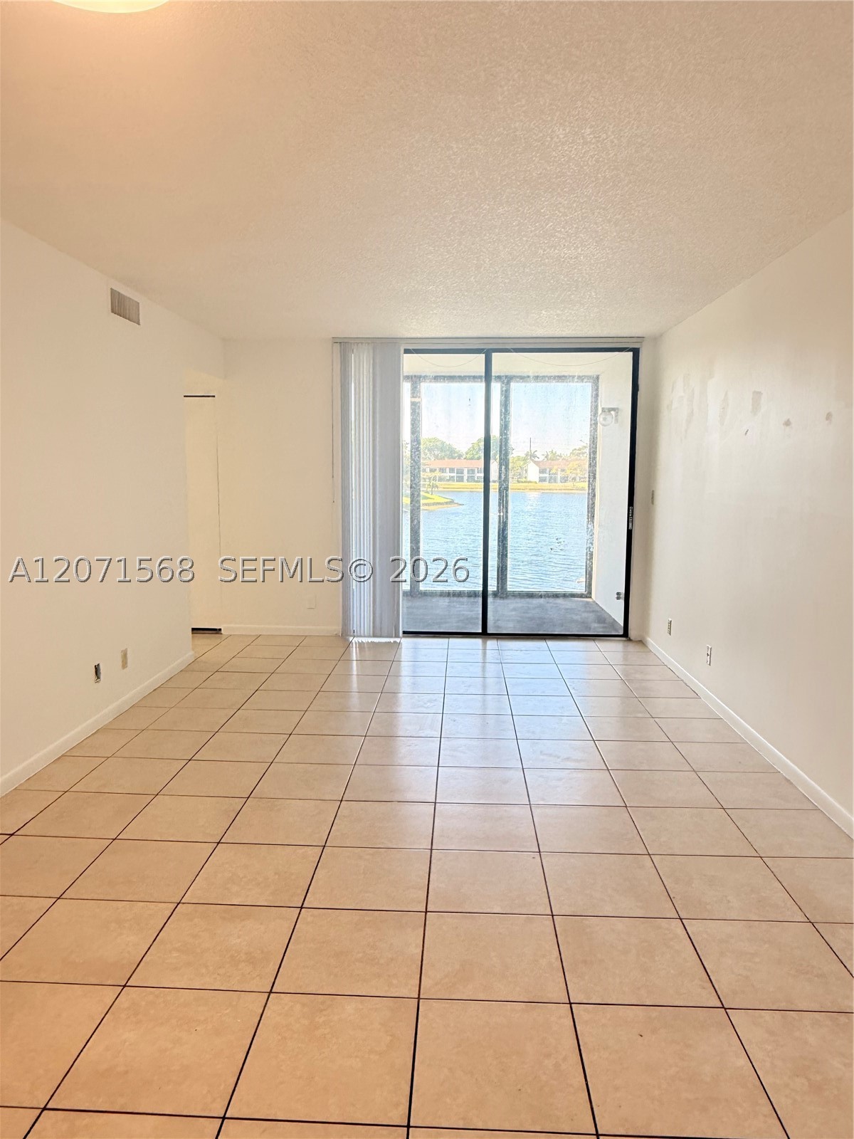 210 Lake Pointe Dr 210 Property Photo 5