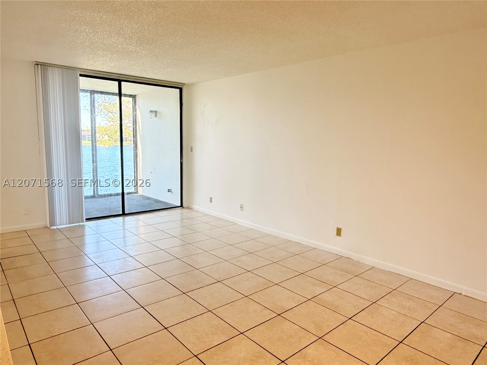210 Lake Pointe Dr 210 Property Photo 6