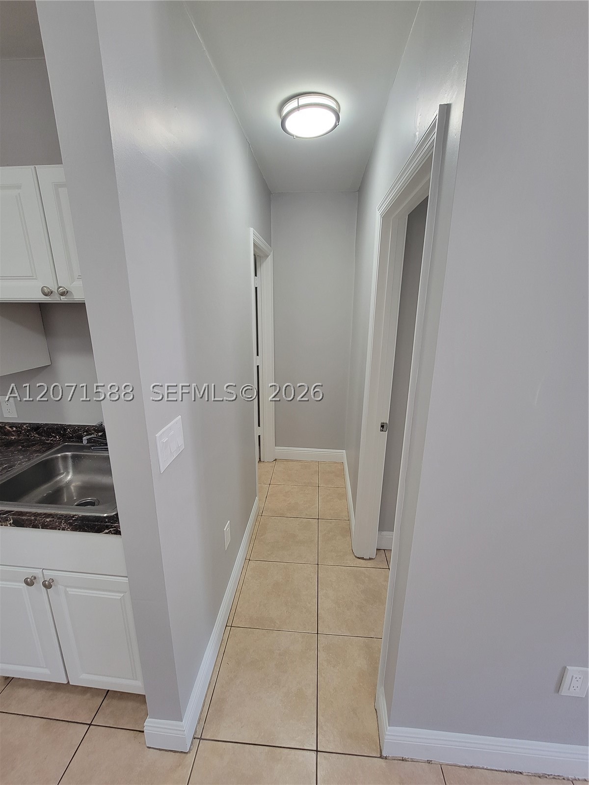 1740 Nw 1st Pl 3 Property Photo 3