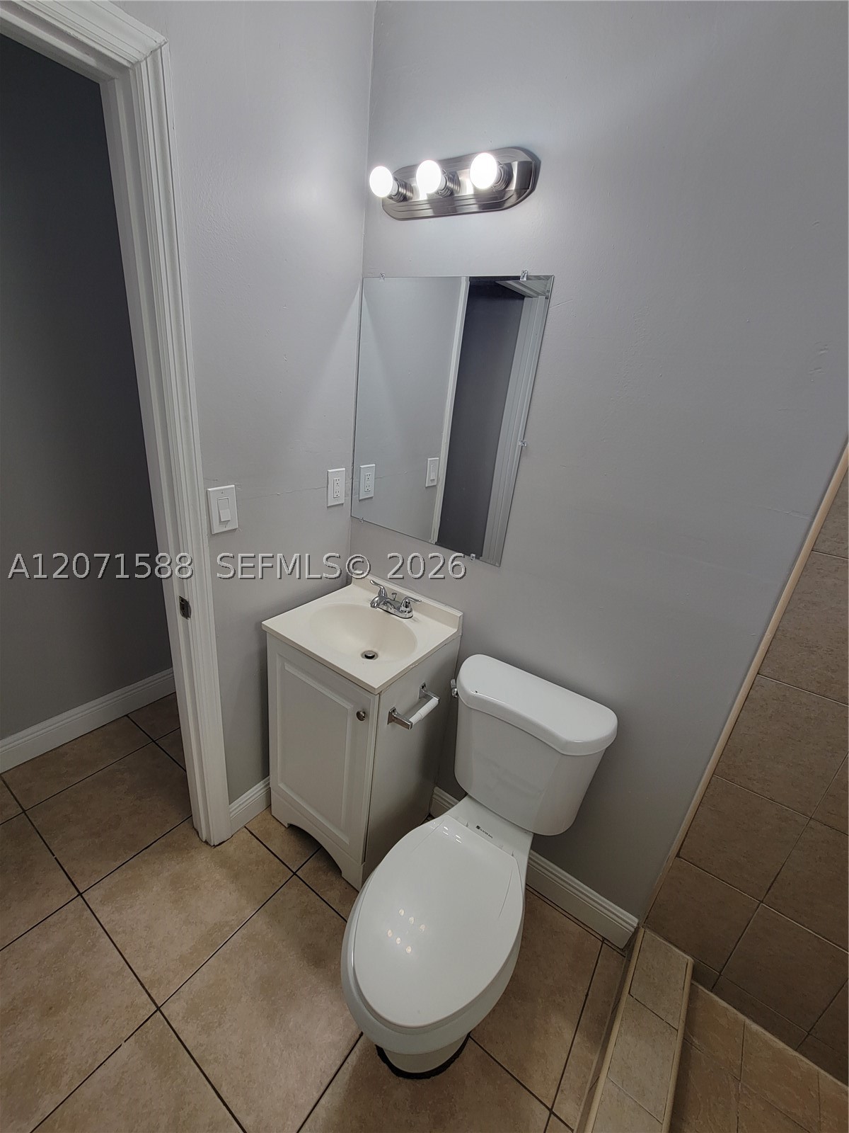 1740 Nw 1st Pl 3 Property Photo 4