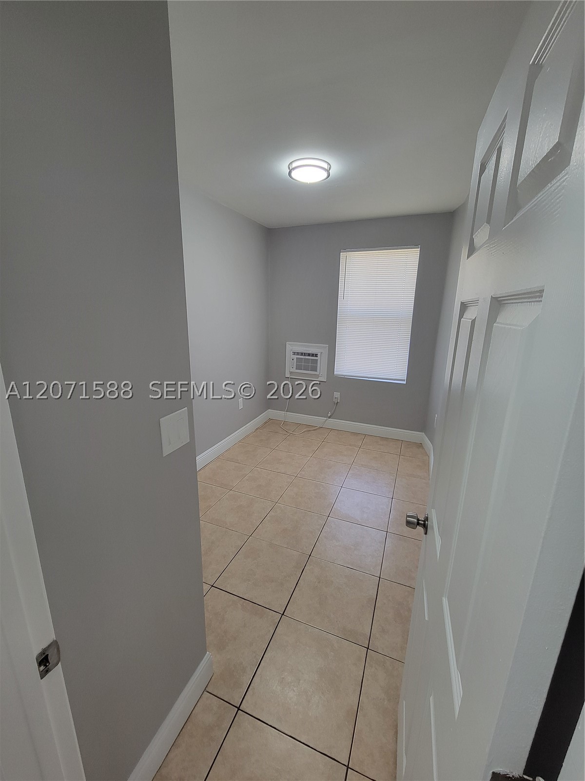 1740 Nw 1st Pl 3 Property Photo 6