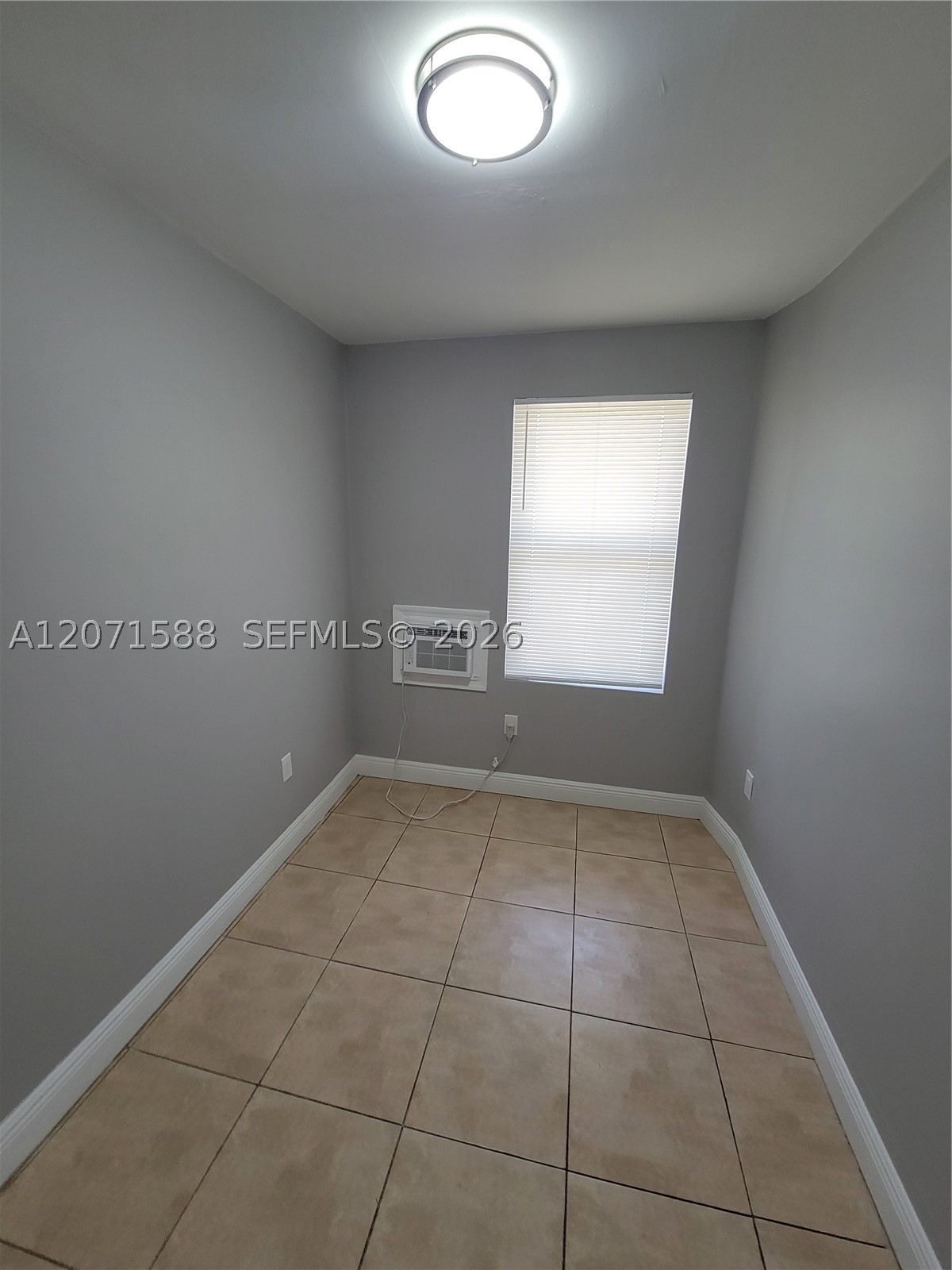 1740 Nw 1st Pl 3 Property Photo 8