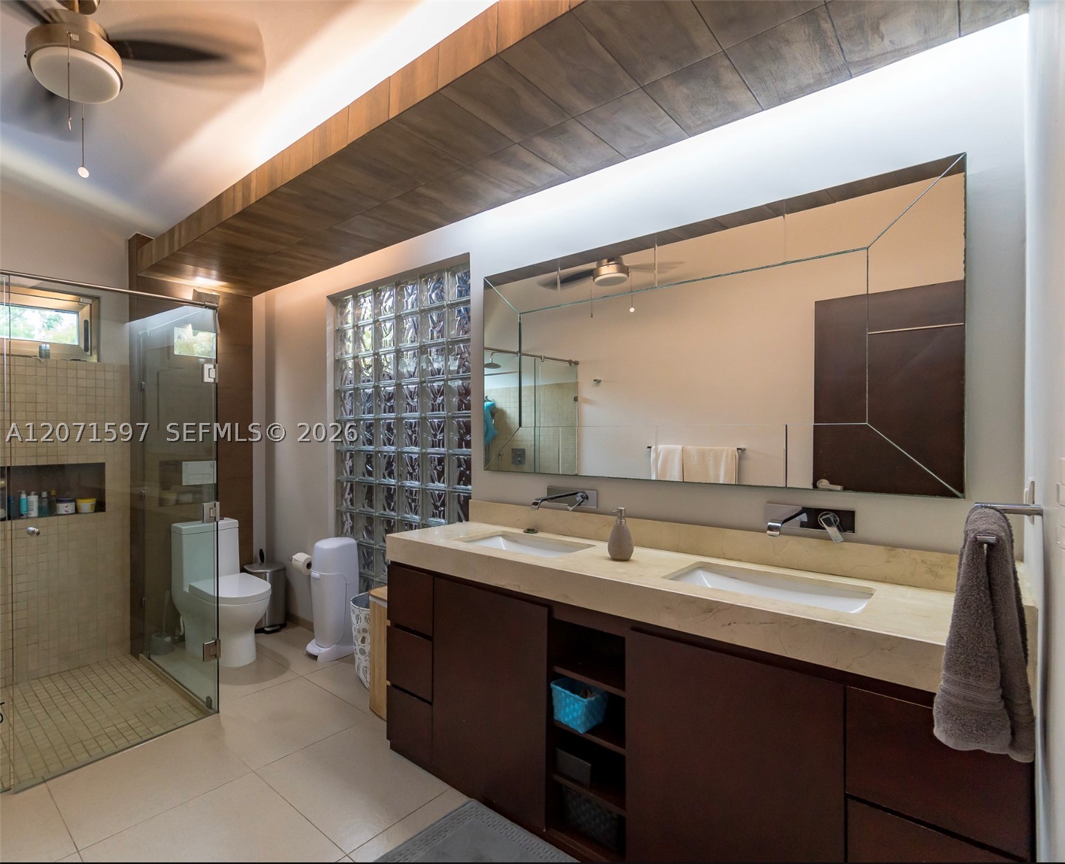 301 Calle 1-g Property Photo 6