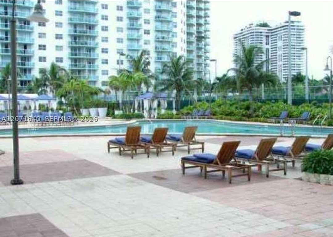 19380 Collins Ave Ph21 Property Photo 21