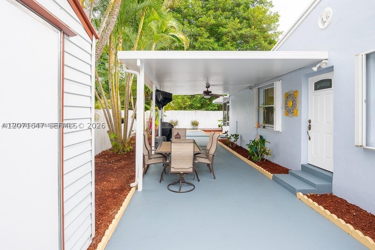 307 N 28th Ave - Property Photo 3