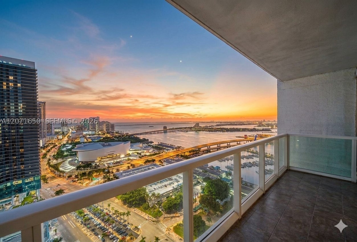 244 Biscayne Blvd 3704 Property Photo 1