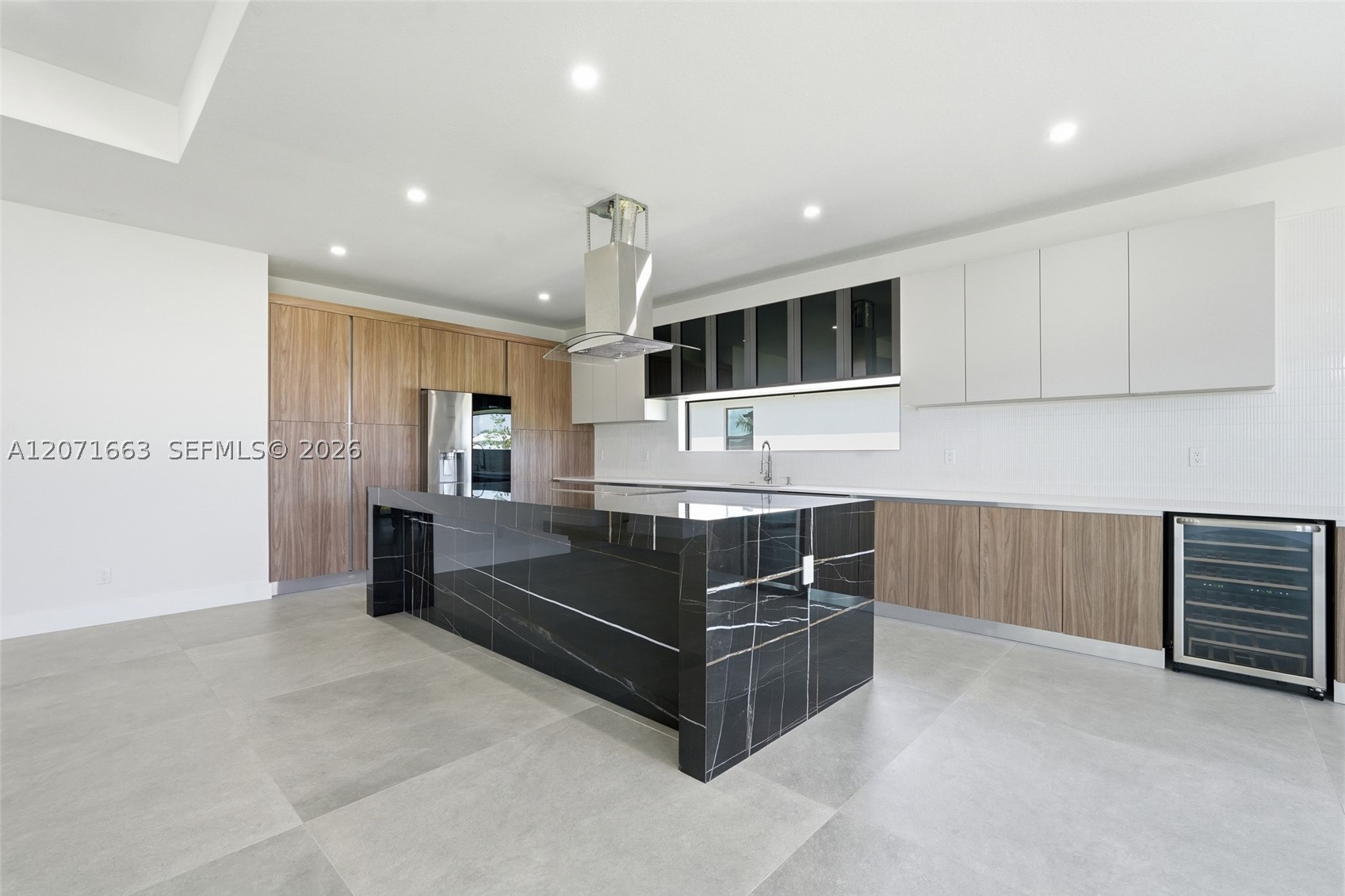 329 Ne 15th Ter Property Photo 8