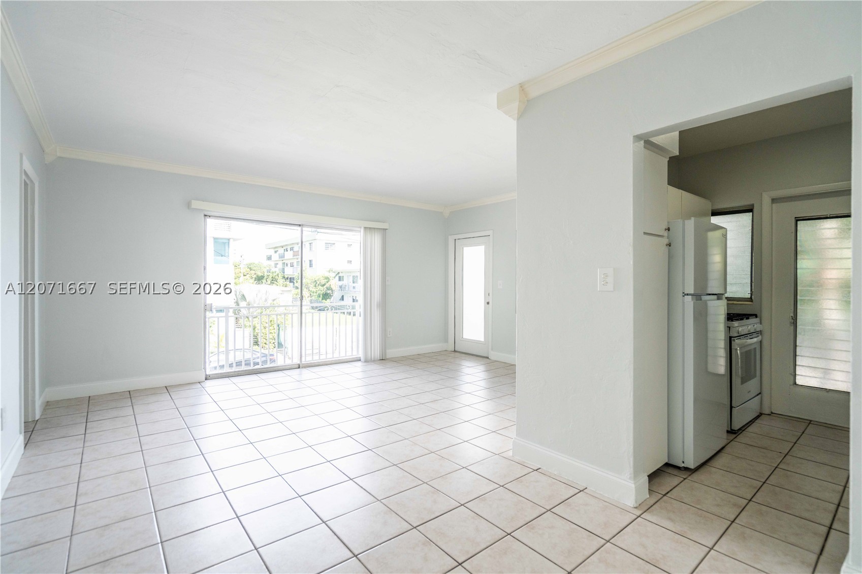 7640 Carlyle Ave 7a Property Photo 2