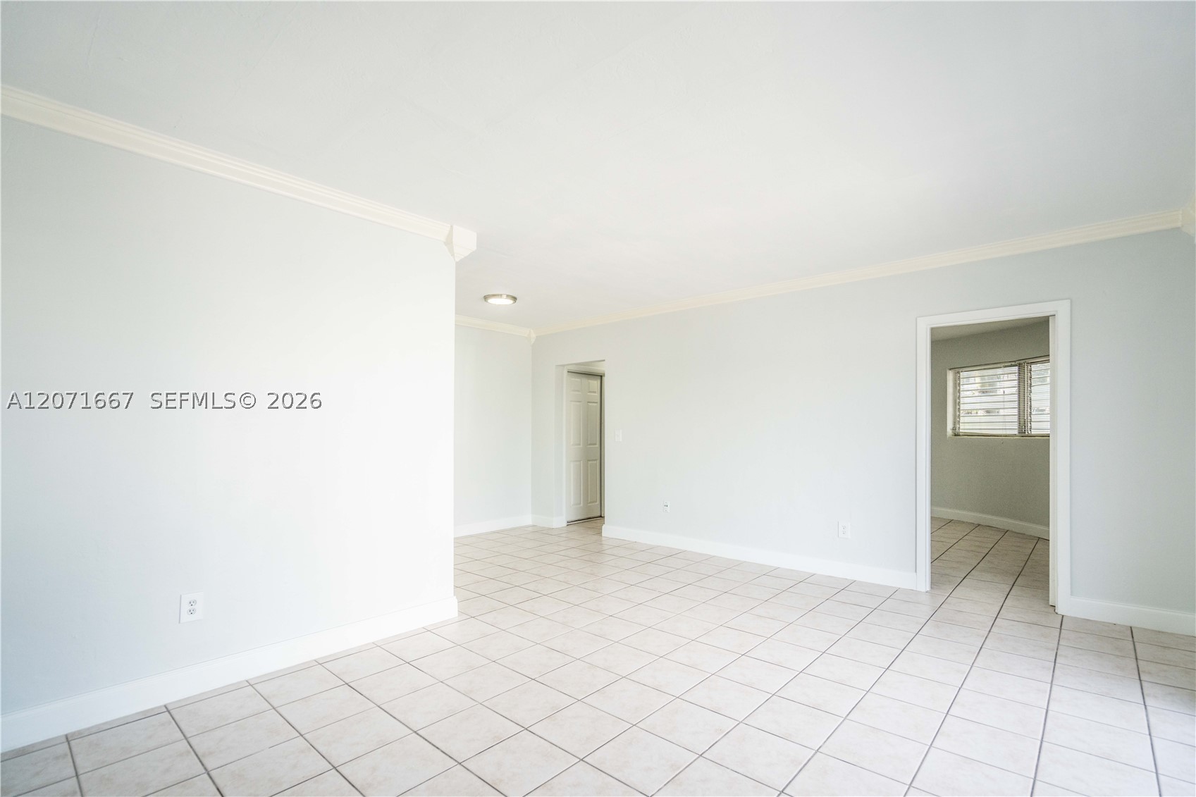 7640 Carlyle Ave 7a Property Photo 3