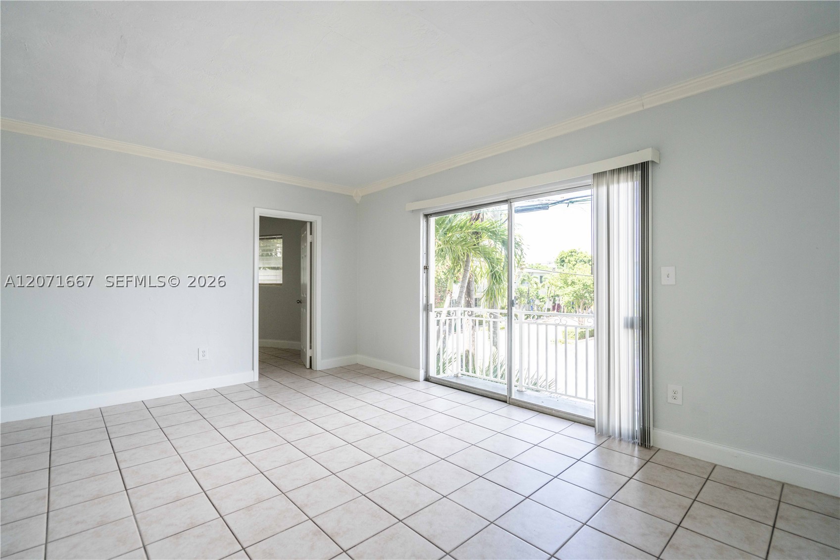 7640 Carlyle Ave 7a Property Photo 5