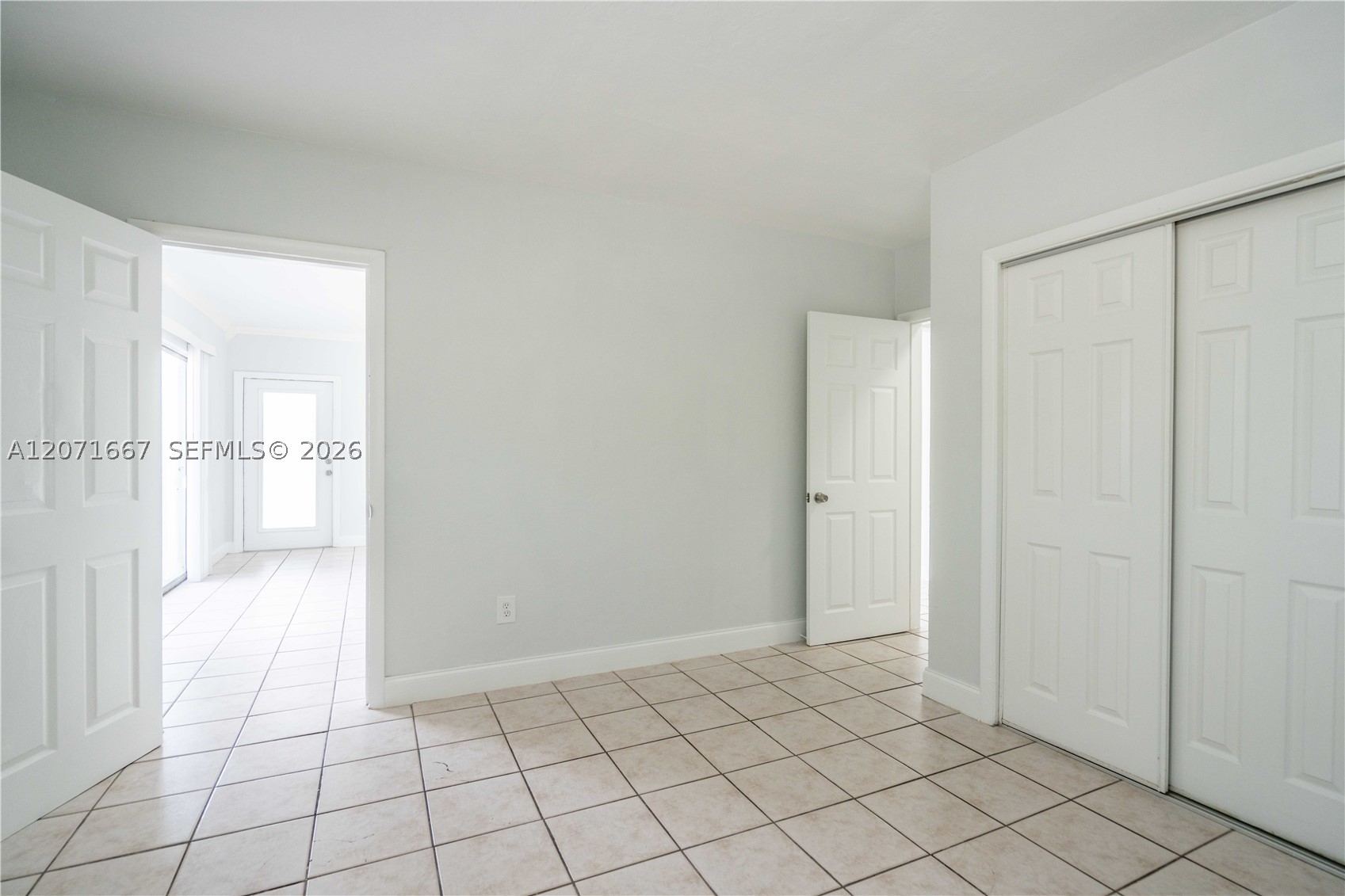 7640 Carlyle Ave 7a Property Photo 10