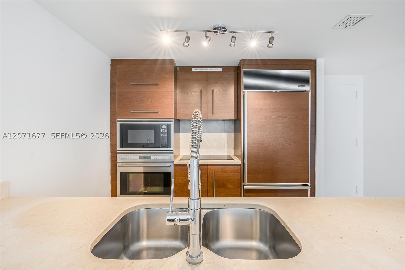 475 Brickell Ave 3811 Property Photo 10