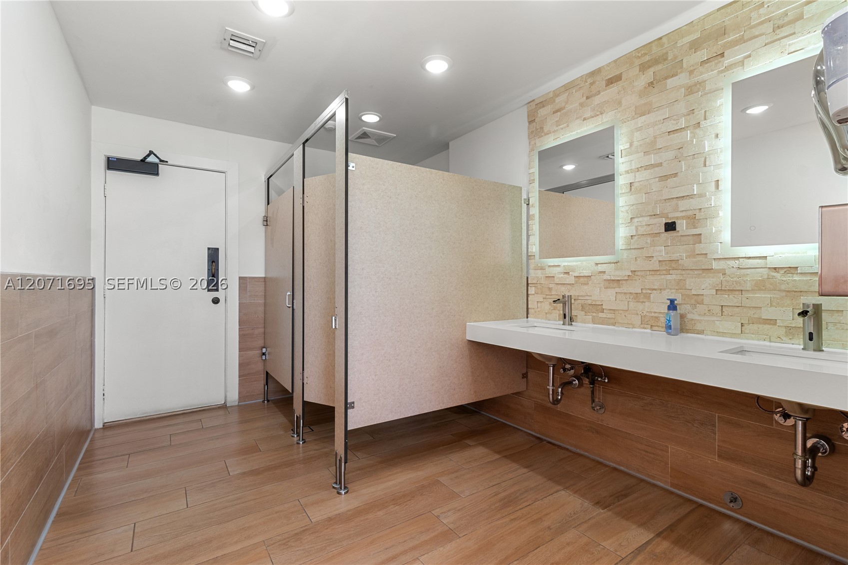 6276 Nw 186th St 305 Property Photo 18