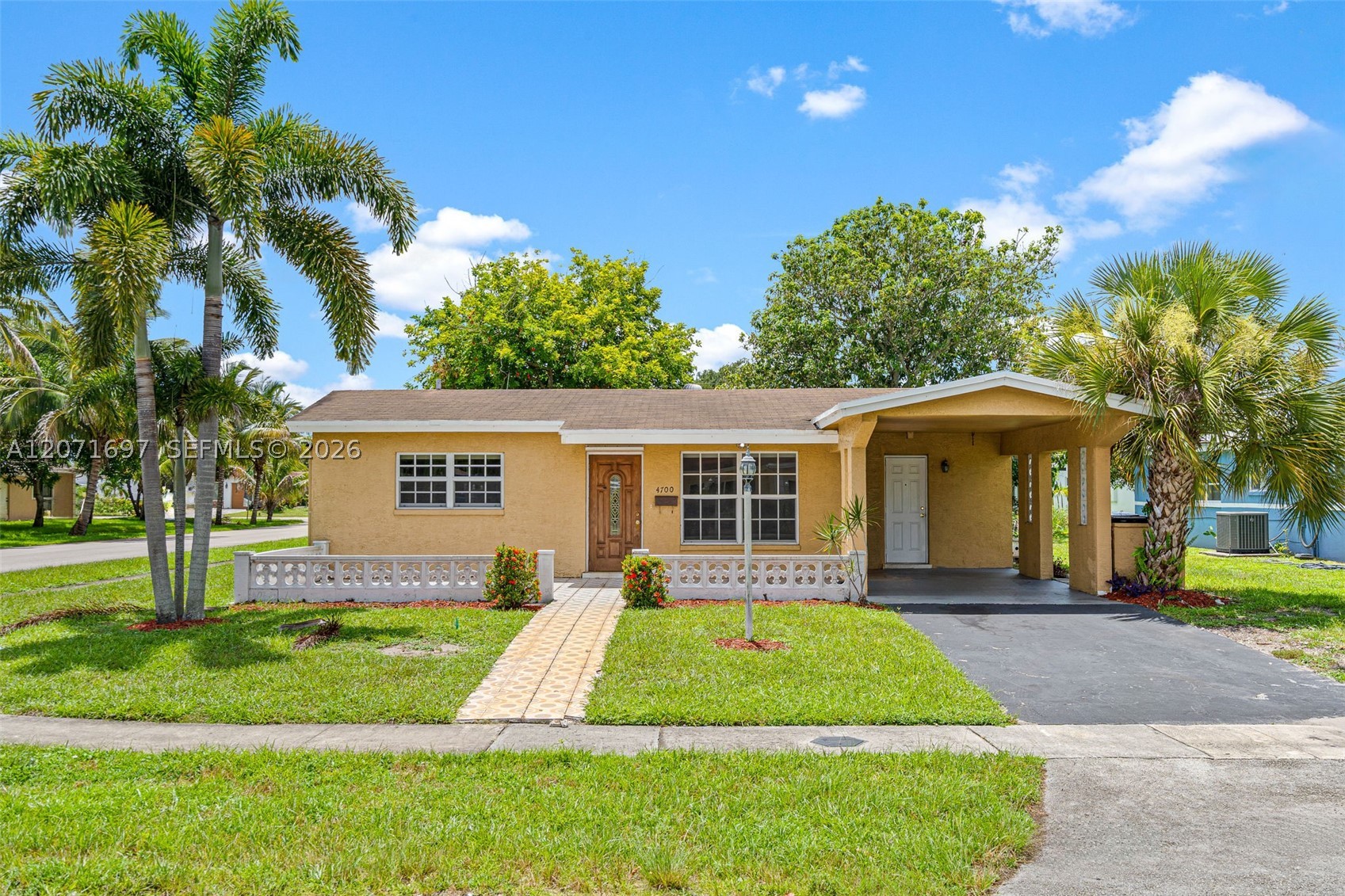 4700 Nw 41st Pl Property Photo 1