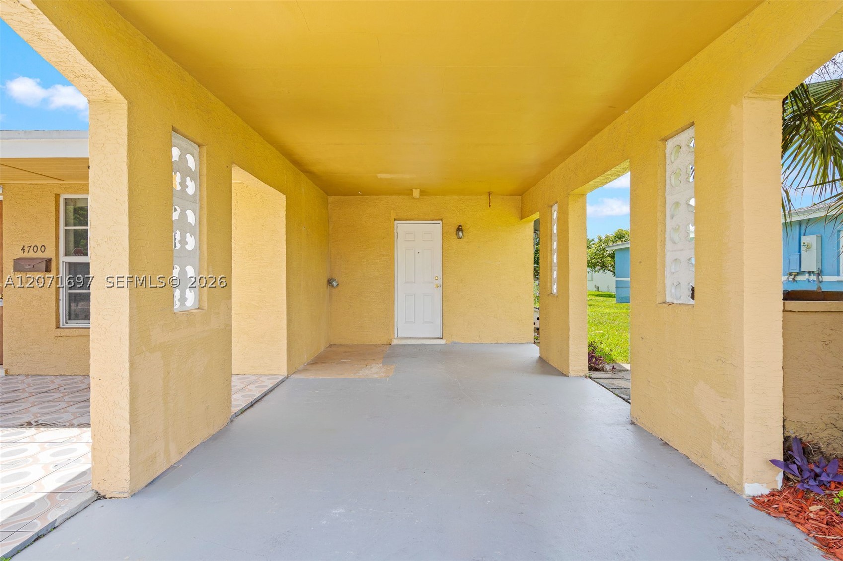 4700 Nw 41st Pl Property Photo 4