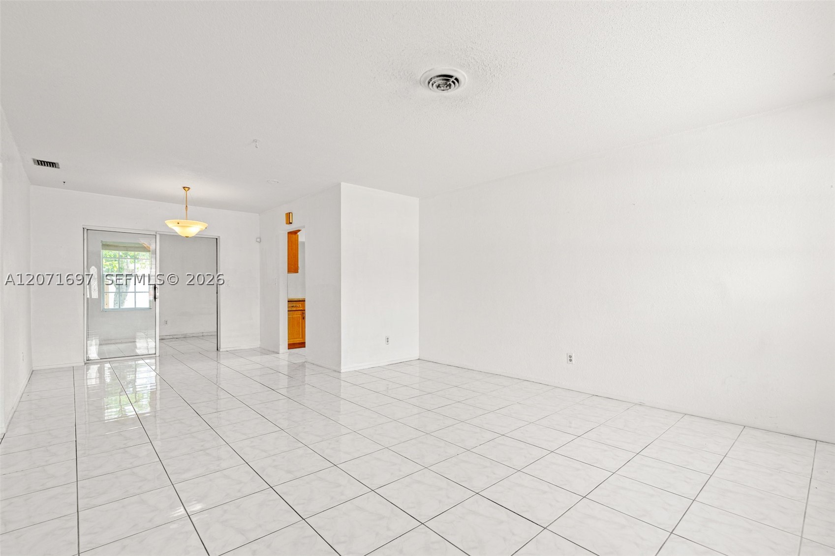 4700 Nw 41st Pl Property Photo 7