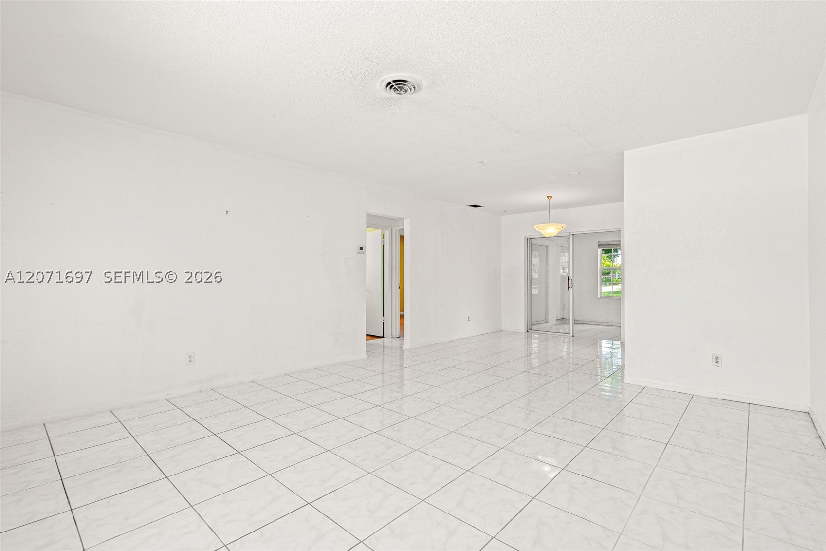 4700 Nw 41st Pl Property Photo 8