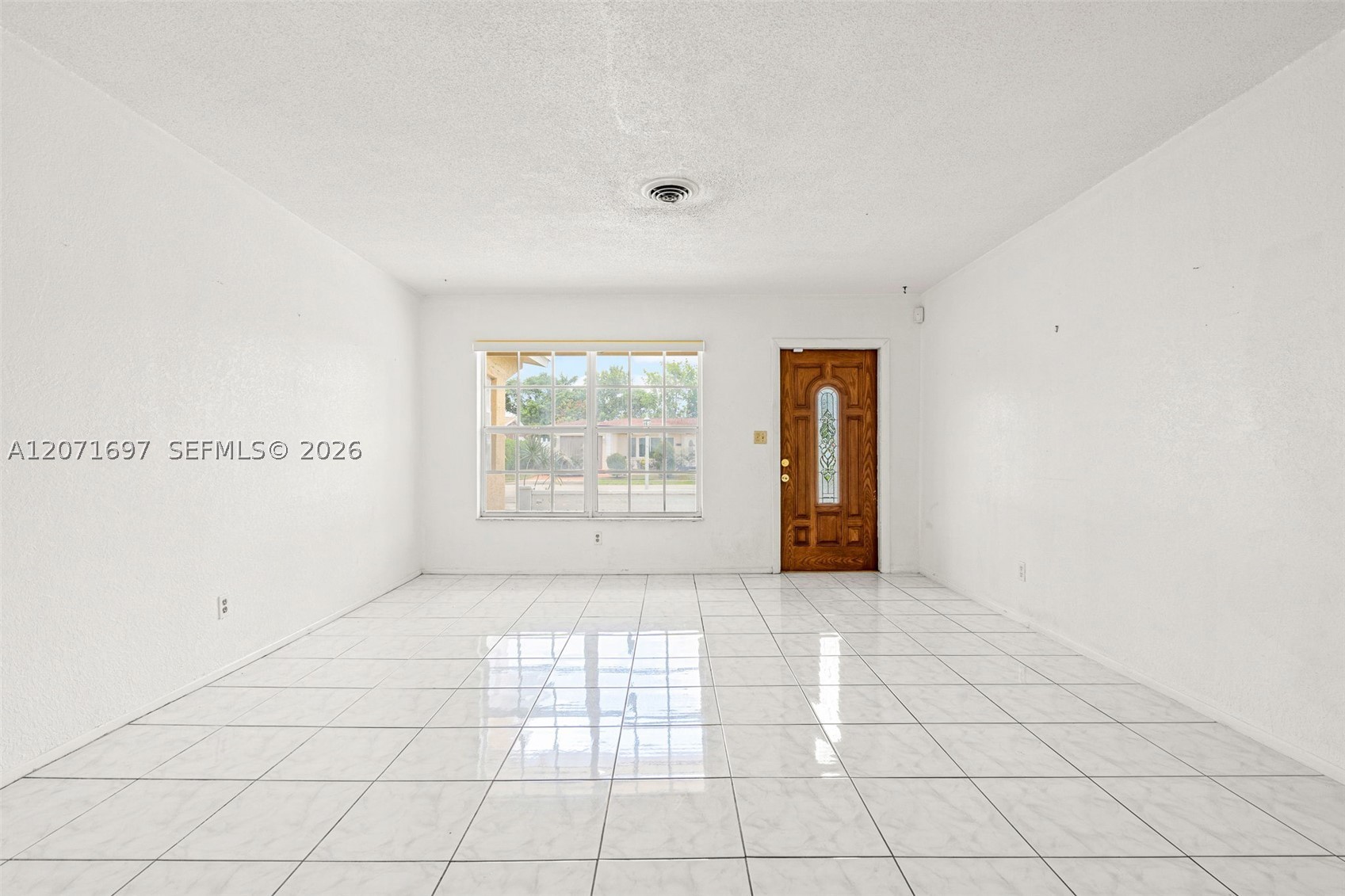 4700 Nw 41st Pl Property Photo 9