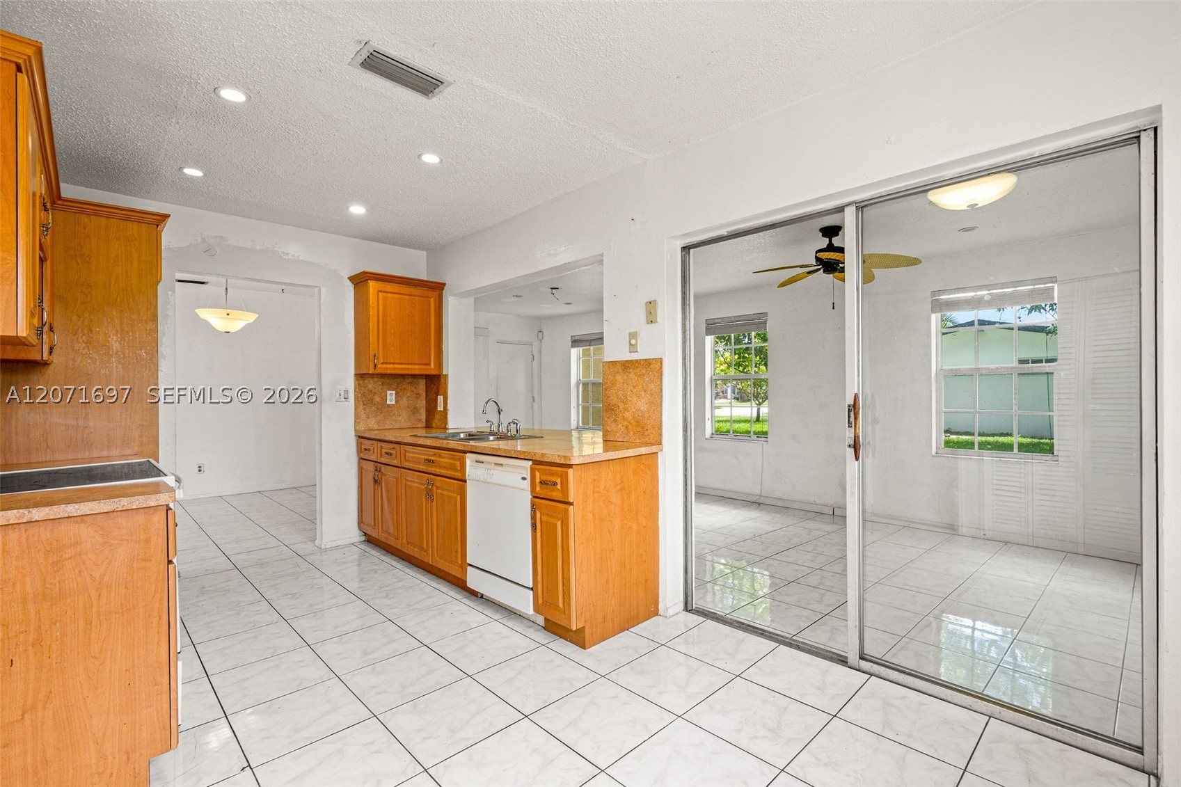 4700 Nw 41st Pl Property Photo 17