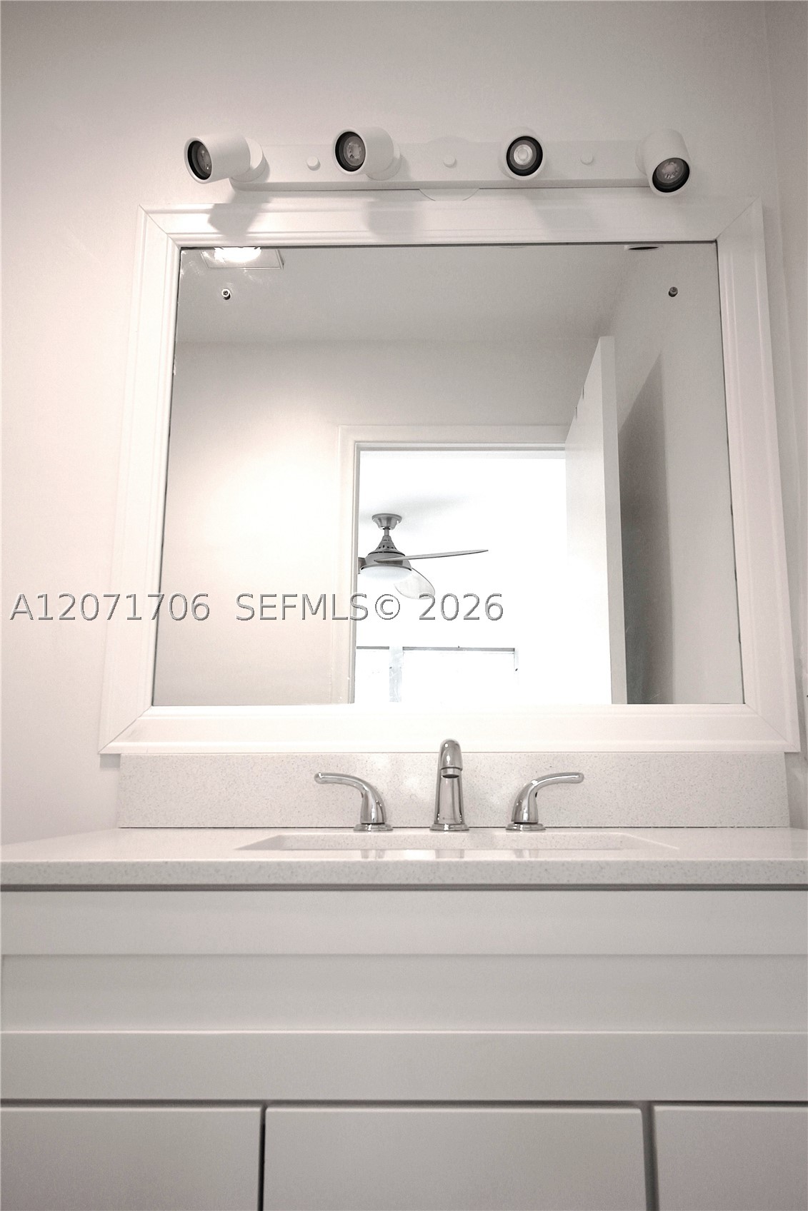 2166 Ne 56th St 203 Property Photo 17