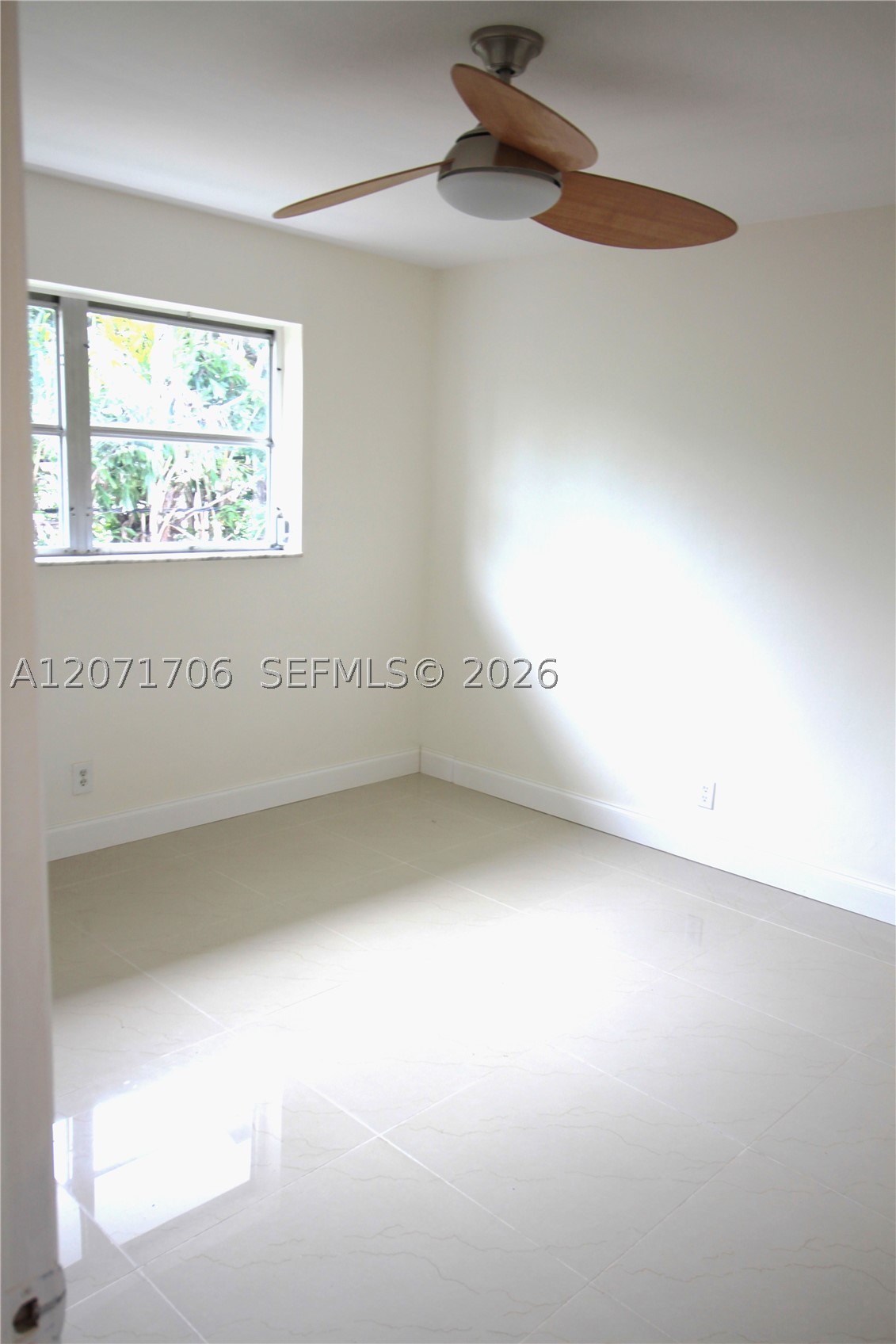 2166 Ne 56th St 203 Property Photo 18