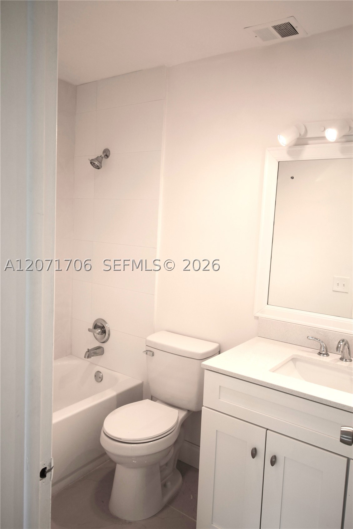 2166 Ne 56th St 203 Property Photo 20
