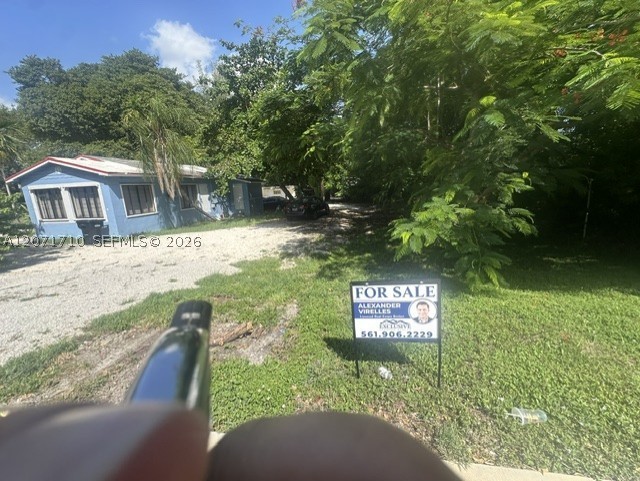 12040 W Dixie Hwy Property Photo 2