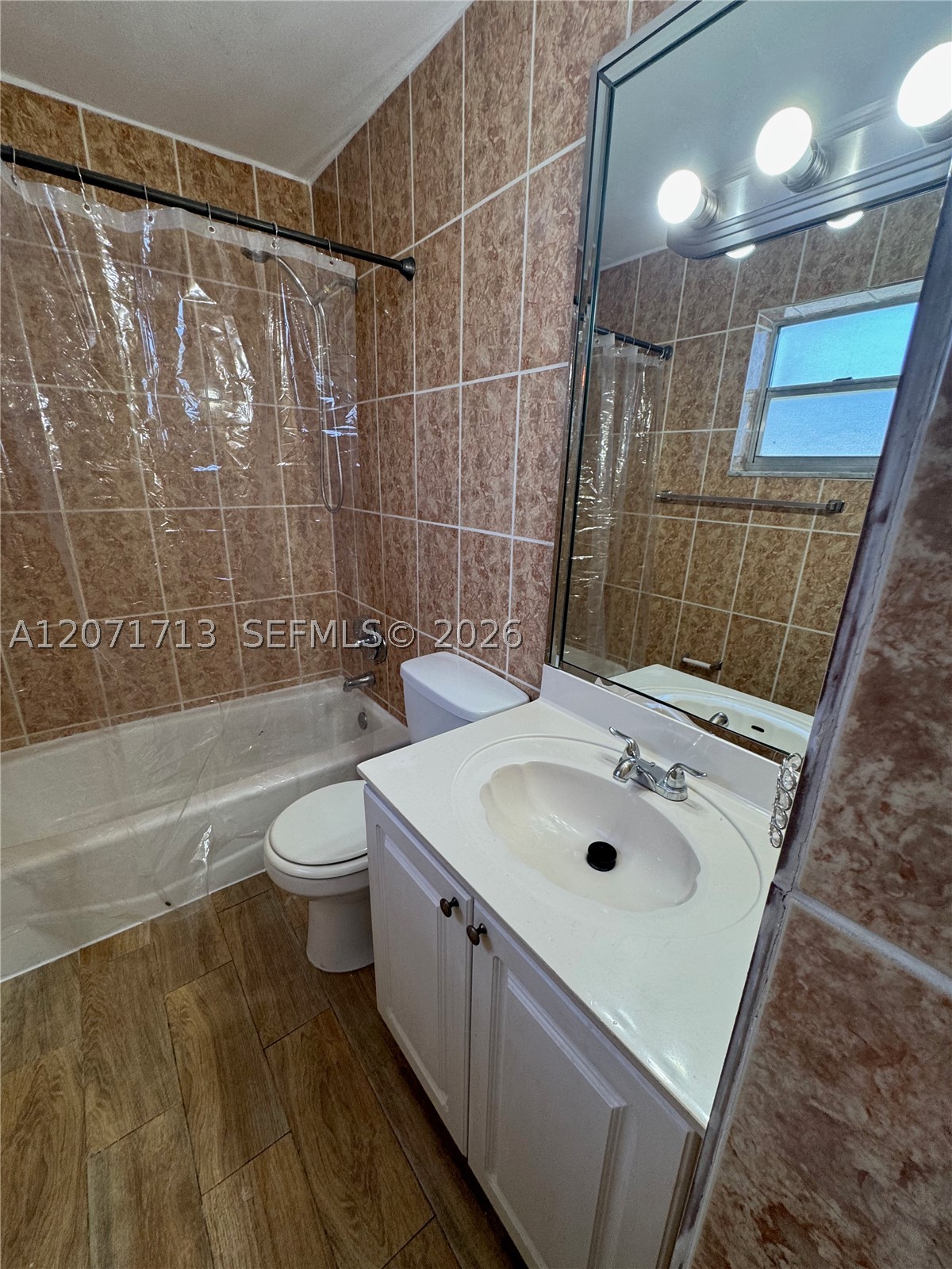 444 Sw 4th St 402 Property Photo 13