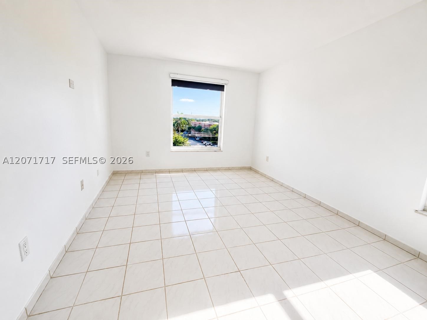5199 Nw 7th St 501e Property Photo 9